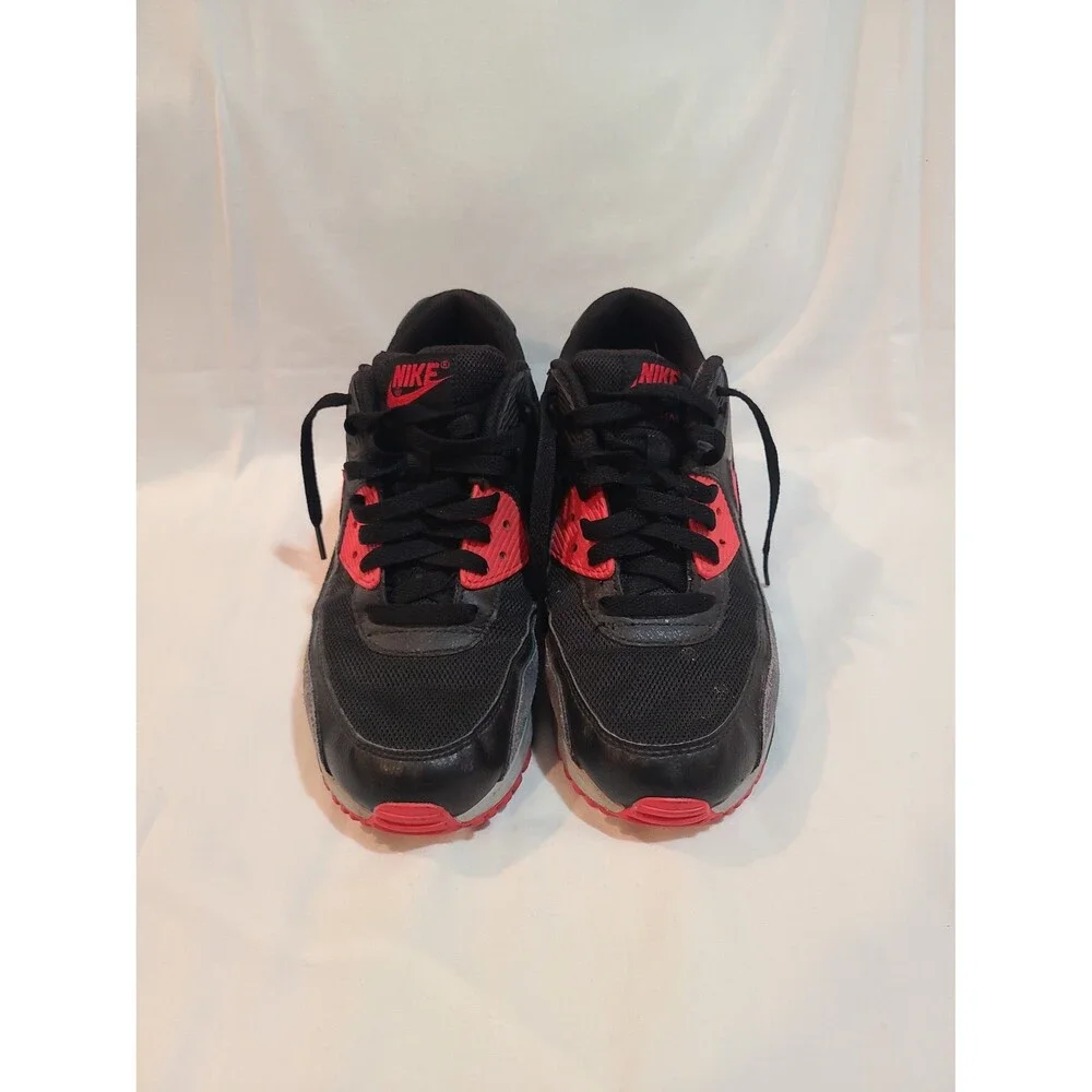 Women's Nike Air Max 90 Size 10 Black/Gray/Red 616730-020